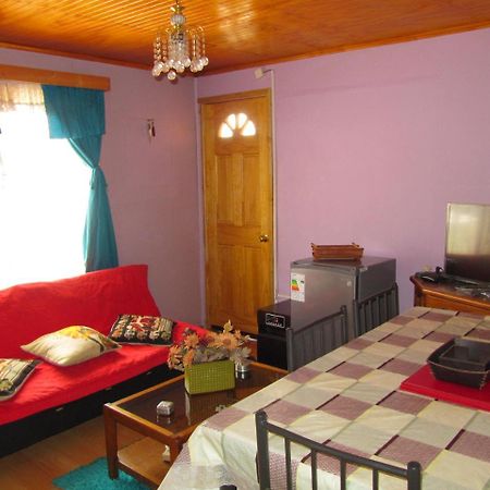 Hospedaje Los Cipreses Coyhaique Bagian luar foto