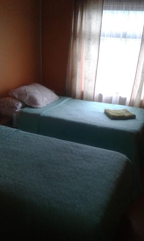 Hospedaje Los Cipreses Coyhaique Bagian luar foto