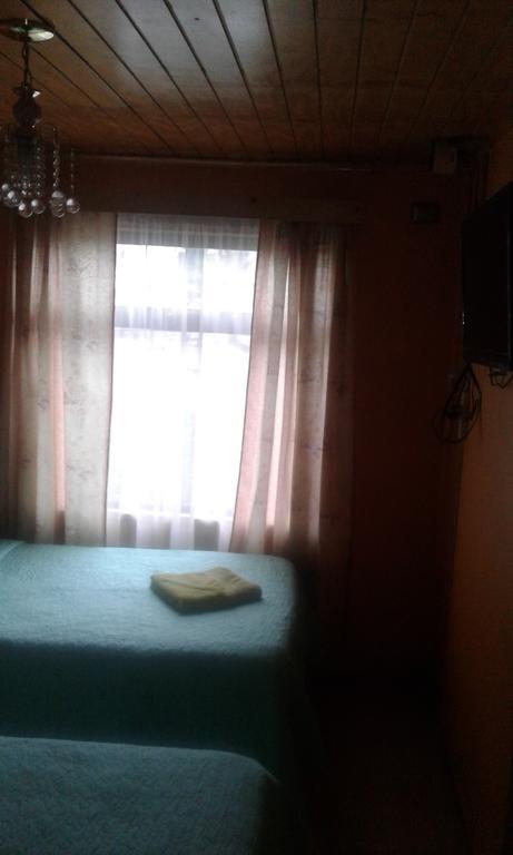 Hospedaje Los Cipreses Coyhaique Bagian luar foto