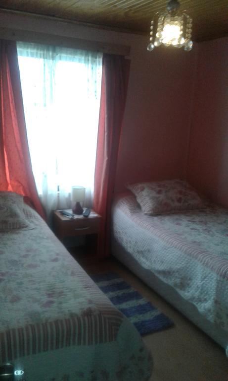 Hospedaje Los Cipreses Coyhaique Bagian luar foto